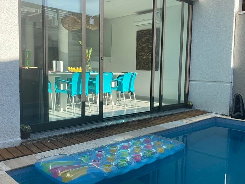 Casa em condomínio em Camburi, São Sebastião