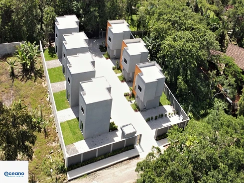 Casa em condomínio em Camburi, São Sebastião