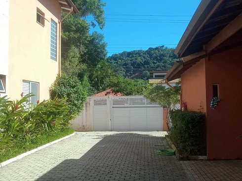 Casa em condomínio em Camburi, São Sebastião
