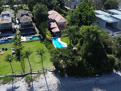 Casa em condomínio em Camburi, São Sebastião