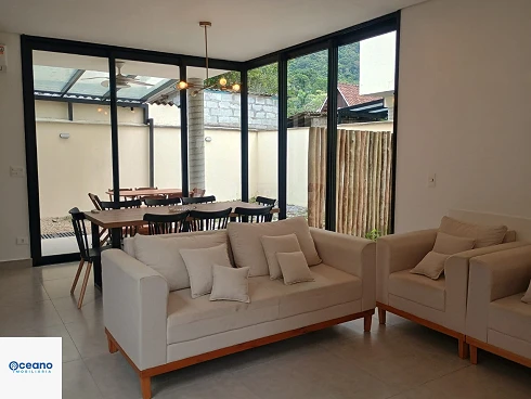 Casa em condomínio em Boiçucanga, São Sebastião