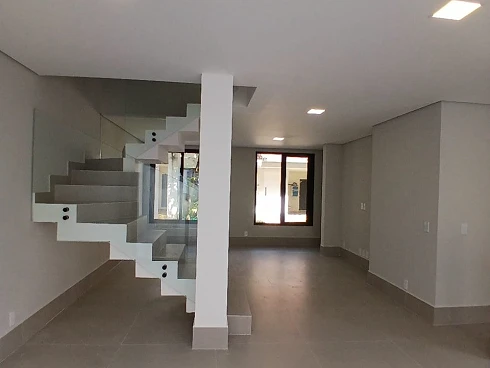 Luxuosa Casa Tríplex no Condomínio Cambury Residence Ii ? a 200m da Praia de Camburi! - Foto 12