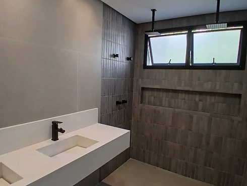 Luxuosa Casa Tríplex no Condomínio Cambury Residence Ii ? a 200m da Praia de Camburi! - Foto 13
