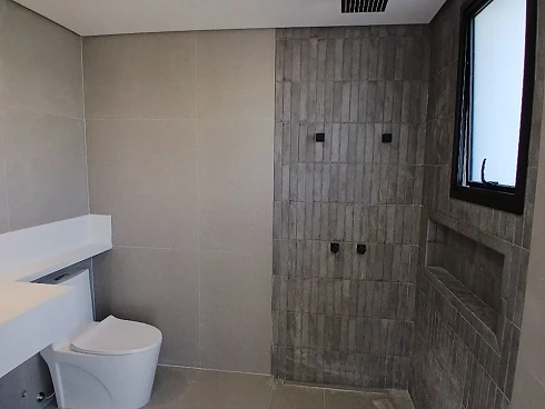 Luxuosa Casa Tríplex no Condomínio Cambury Residence Ii ? a 200m da Praia de Camburi! - Foto 25