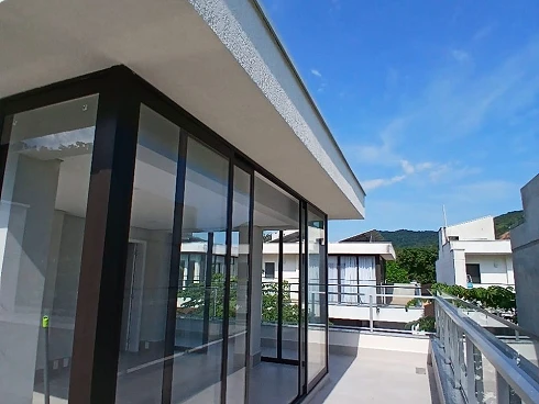 Luxuosa Casa Tríplex no Condomínio Cambury Residence Ii ? a 200m da Praia de Camburi! - Foto 29