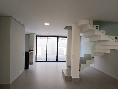 Casa em condomínio em Camburi, São Sebastião