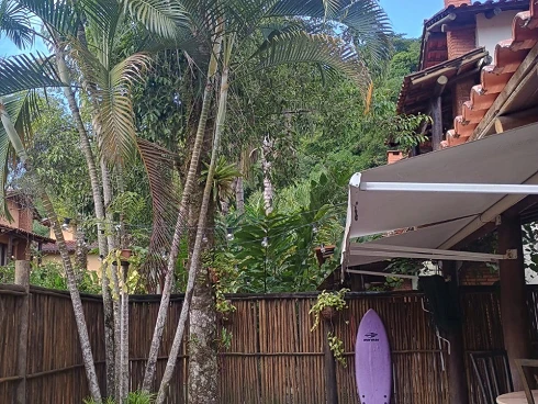 Casa em condomínio em Camburi, São Sebastião