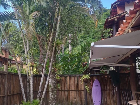 Casa em condomínio em Camburi, São Sebastião