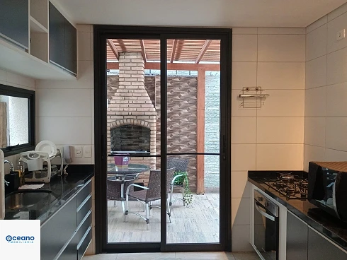 Casa em condomínio em Camburi, São Sebastião