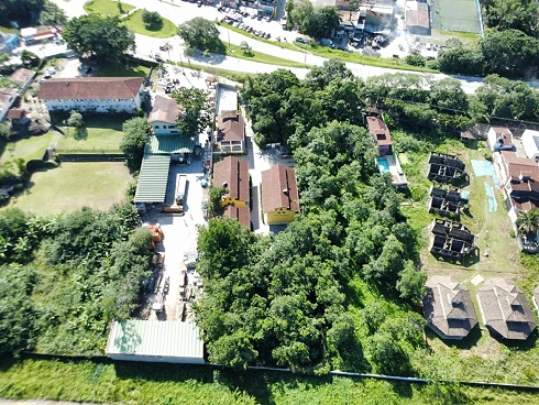 Casa em condomínio em Camburi, São Sebastião