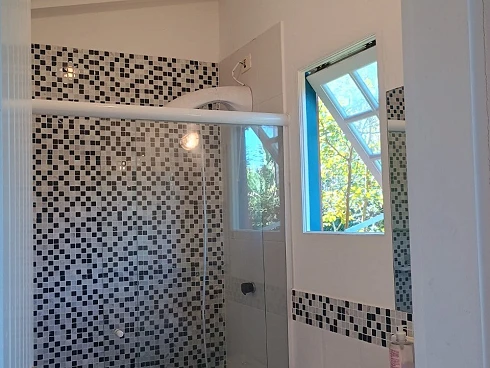 Locação Anual, Venda ou Temporada em Camburizinho - Casa em Condomínio a 250m da Praia. - Foto 13
