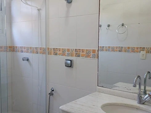 Locação Anual, Venda ou Temporada em Camburizinho - Casa em Condomínio a 250m da Praia. - Foto 40