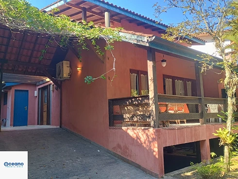 Casa em condomínio em Camburi, São Sebastião