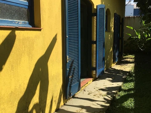 À Venda na Barra do Una - Casa de Esquina a Apenas 300 Metros da Praia - Foto 15