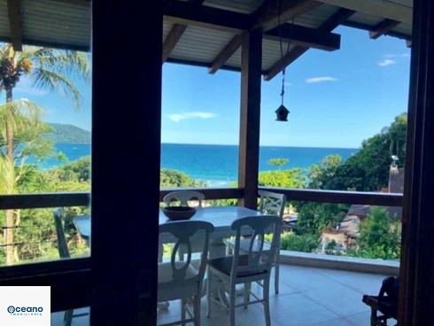Casa em condomínio em Camburi, São Sebastião