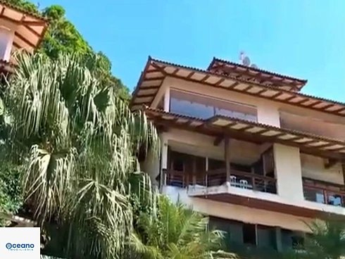 Casa em condomínio em Camburi, São Sebastião