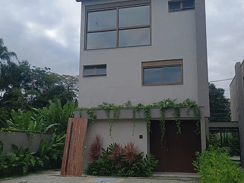 Sobrado em Camburi, São Sebastião