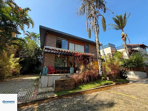 Casa em condomínio em Maresias, São Sebastião