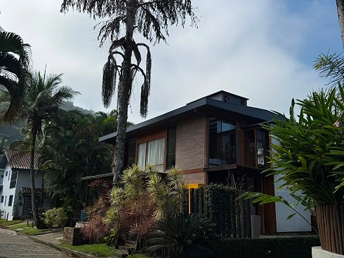 Casa em condomínio em Maresias, São Sebastião