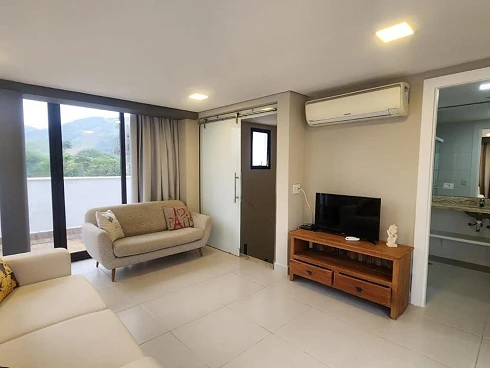 Casa em condomínio em Camburi, São Sebastião