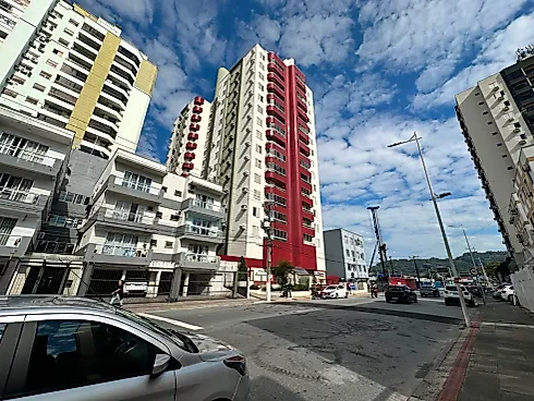 Apartamento com 3 quartos em Kobrasol, São José