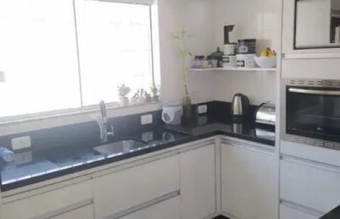 Sobrado geminado em Potecas, São José