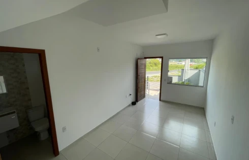 Sobrado geminado em Potecas, São José
