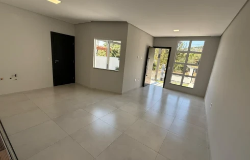 Casa em Fundos, Biguaçu