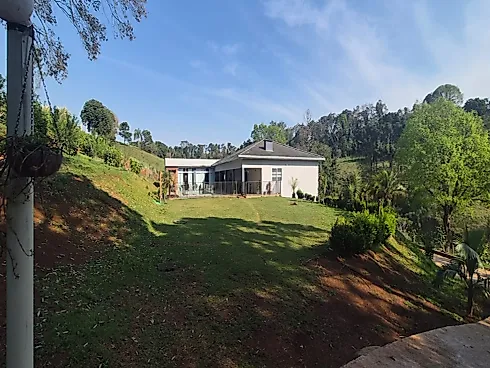 Chácara Completa | Porteira Fechada | a 7,2 km do Trevo - Chácara, Vitorino - Foto 5
