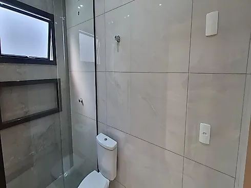 Casa Nova no Fraron | 2 Suítes | Pé-Direito Duplo - Foto 14