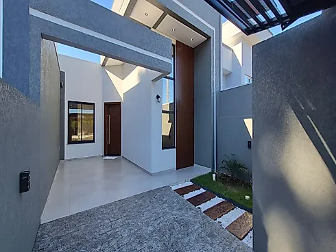 Casa Nova no Fraron | 2 Suítes | Pé-Direito Duplo
