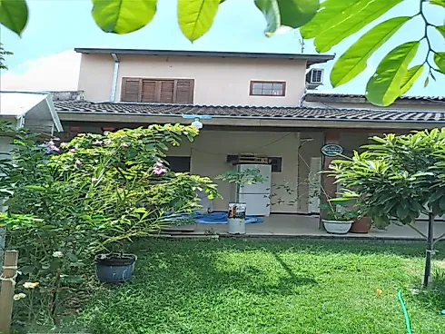 Casa em Village das Flores, Caçapava