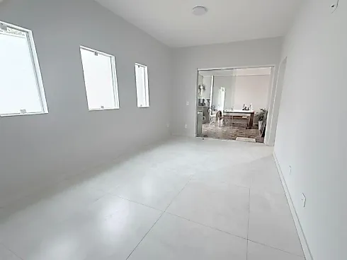 Casa Recém-Reformada à Venda no Condomínio Villaggio Righi – Caçapava/SP - Apartamento em Vila Paraíso, Caçapava - Foto 2