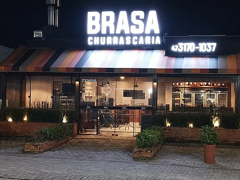 Ponto Comercial-Loja Térrea Comercial no Brasa Churrascaria - Loja térrea em Bom, Bombinhas - Foto 1