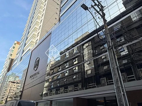 Apartamento em Meia Praia, Itapema