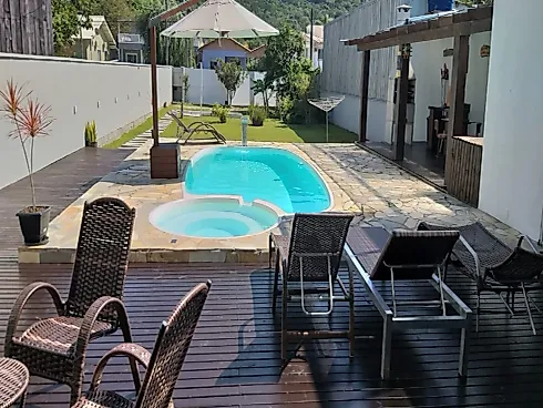 Casa 4 Quartos Piscina no Casa com Piscina - Bombas - Cópia #913 - Casa em Bombas, Bombinhas - Foto 1
