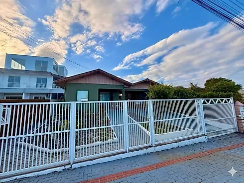 Casa 2 Quartos com 2 Suítes e 96m² - Bombas - Casa em Bombas, Bombinhas - Foto 1