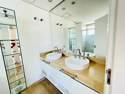 Amplo Apartamento com 215m² no Bairro Sumaré - Foto 17
