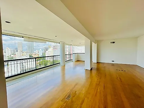 Apartamento em Sumaré, São Paulo