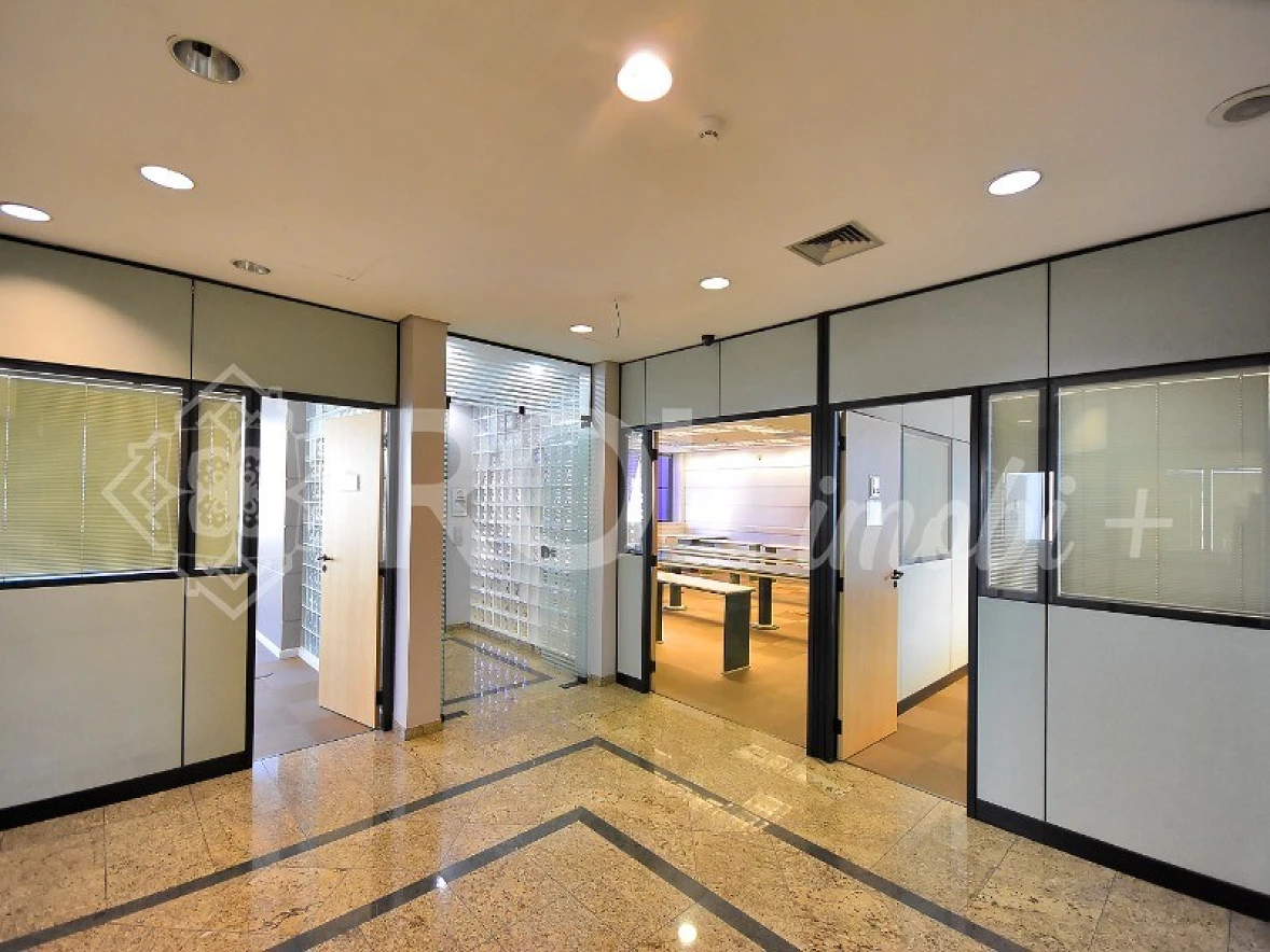 Prédio Monousuário 4.504 m²  Metrô Armênia - Locação - Foto 9