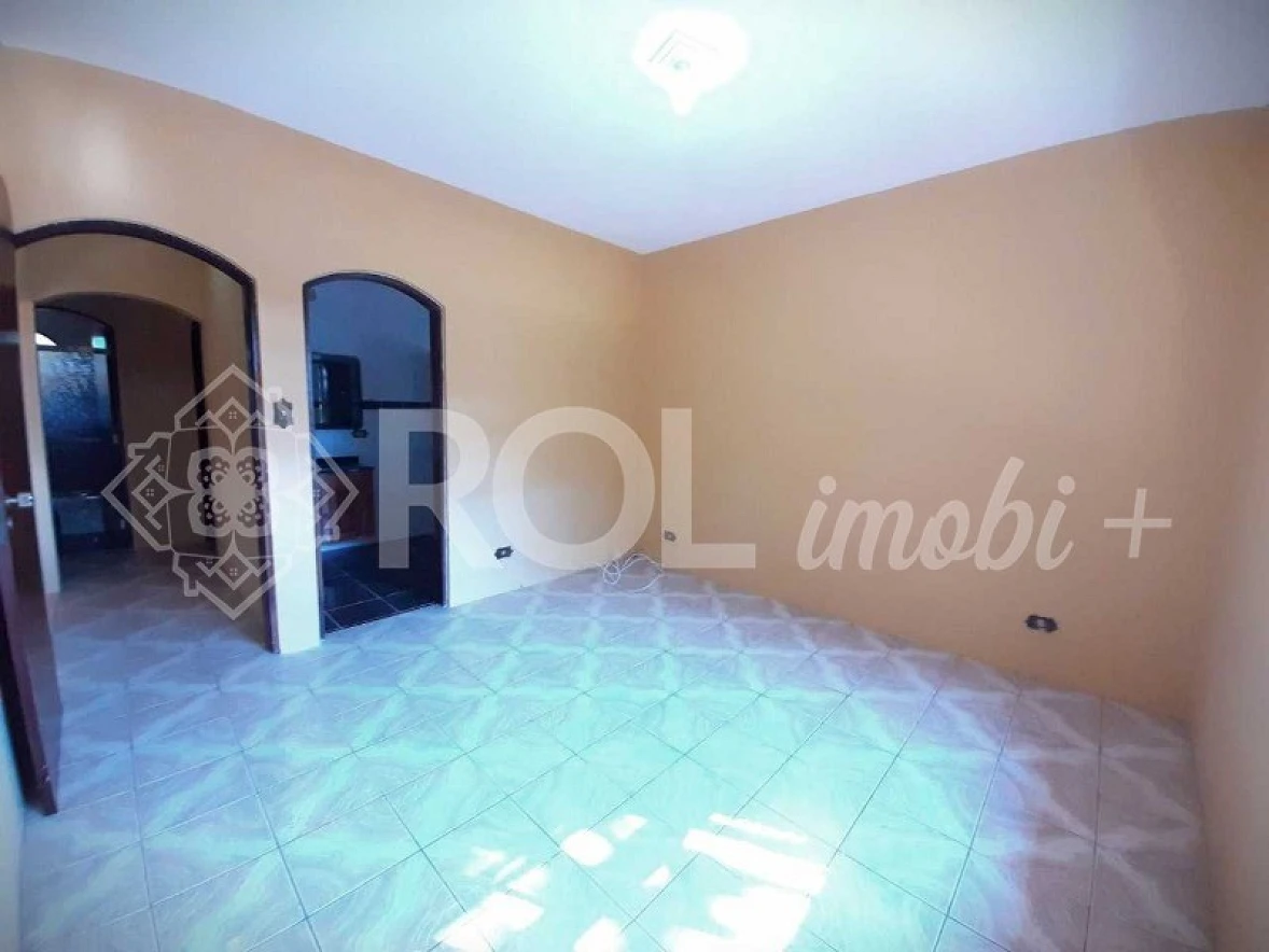 Casa de Condomínio- 3 Quartos e 3 Banheiros 6 Vagas- à Venda - Foto 11