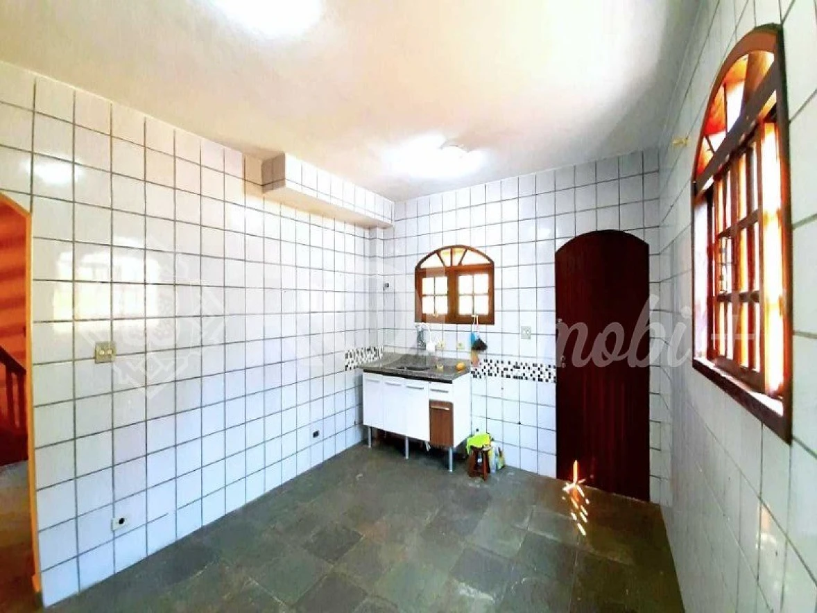 Casa de Condomínio- 3 Quartos e 3 Banheiros 6 Vagas- à Venda - Foto 6