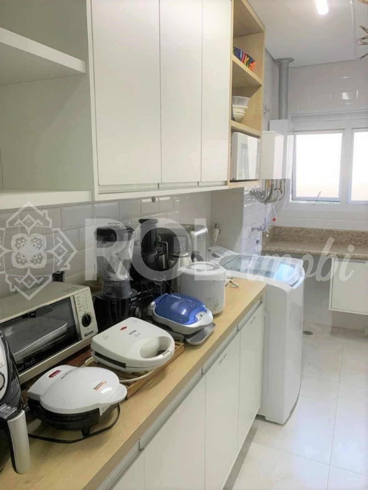 Cobertura Alto Padrão Mobiliada e Decorada / 2 Suítes, Varanda, 2 Vagas, Pé Direito Alto - Foto 30