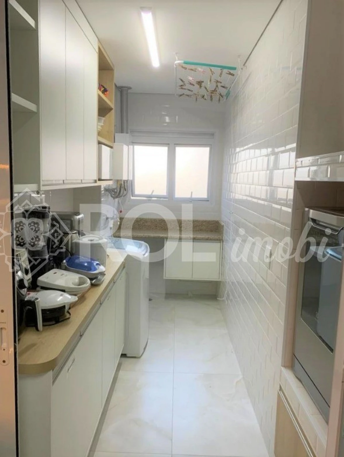Cobertura Alto Padrão Mobiliada e Decorada / 2 Suítes, Varanda, 2 Vagas, Pé Direito Alto - Foto 31