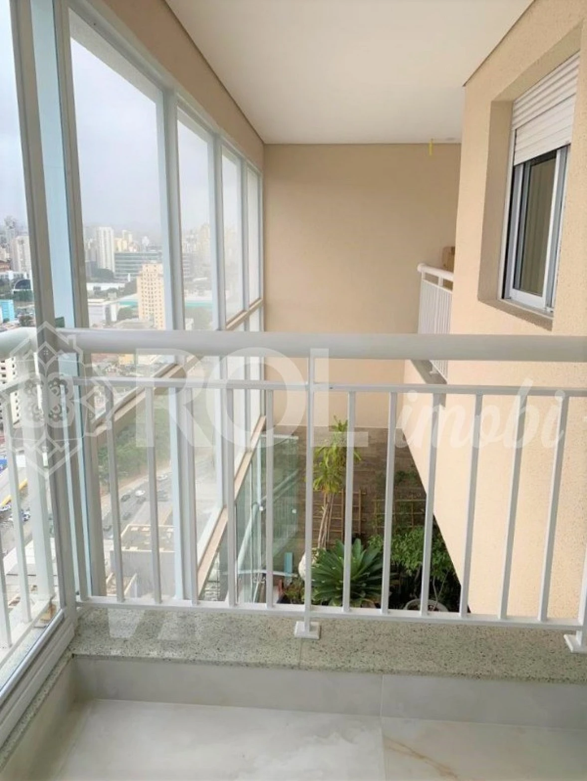 Cobertura Alto Padrão Mobiliada e Decorada / 2 Suítes, Varanda, 2 Vagas, Pé Direito Alto - Foto 41