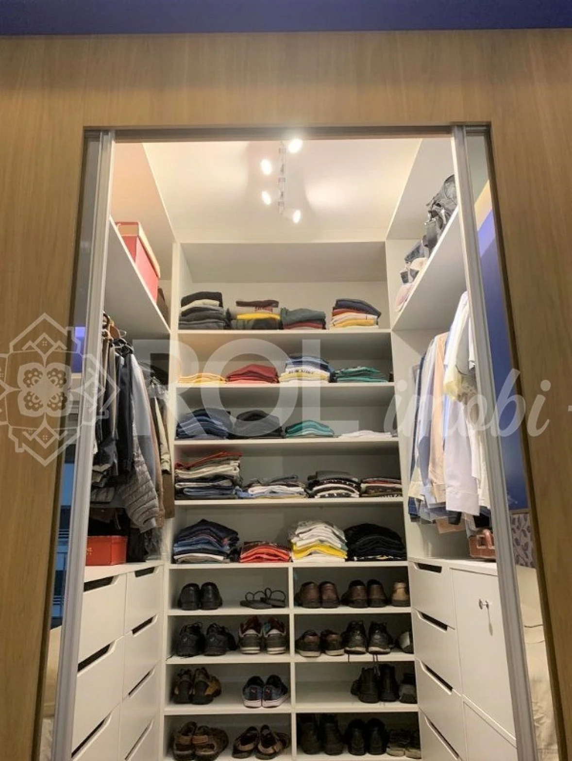 Cobertura Alto Padrão Mobiliada e Decorada / 2 Suítes, Varanda, 2 Vagas, Pé Direito Alto - Foto 48