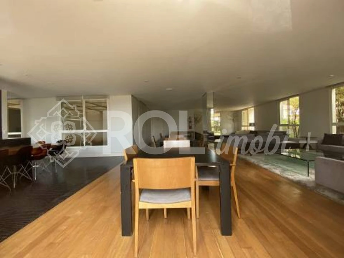 Apartamento em Alto de Pinheiros, São Paulo
