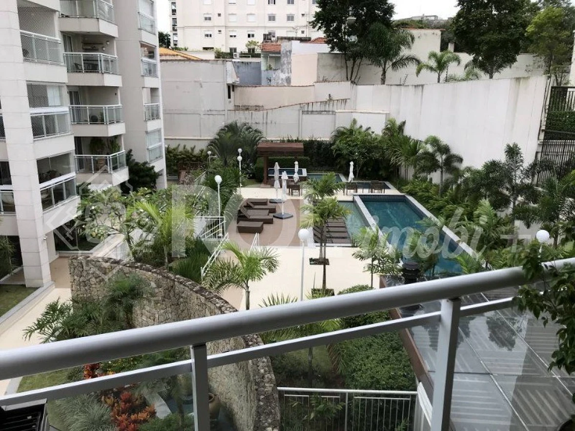 Apartamento em Alto de Pinheiros, São Paulo