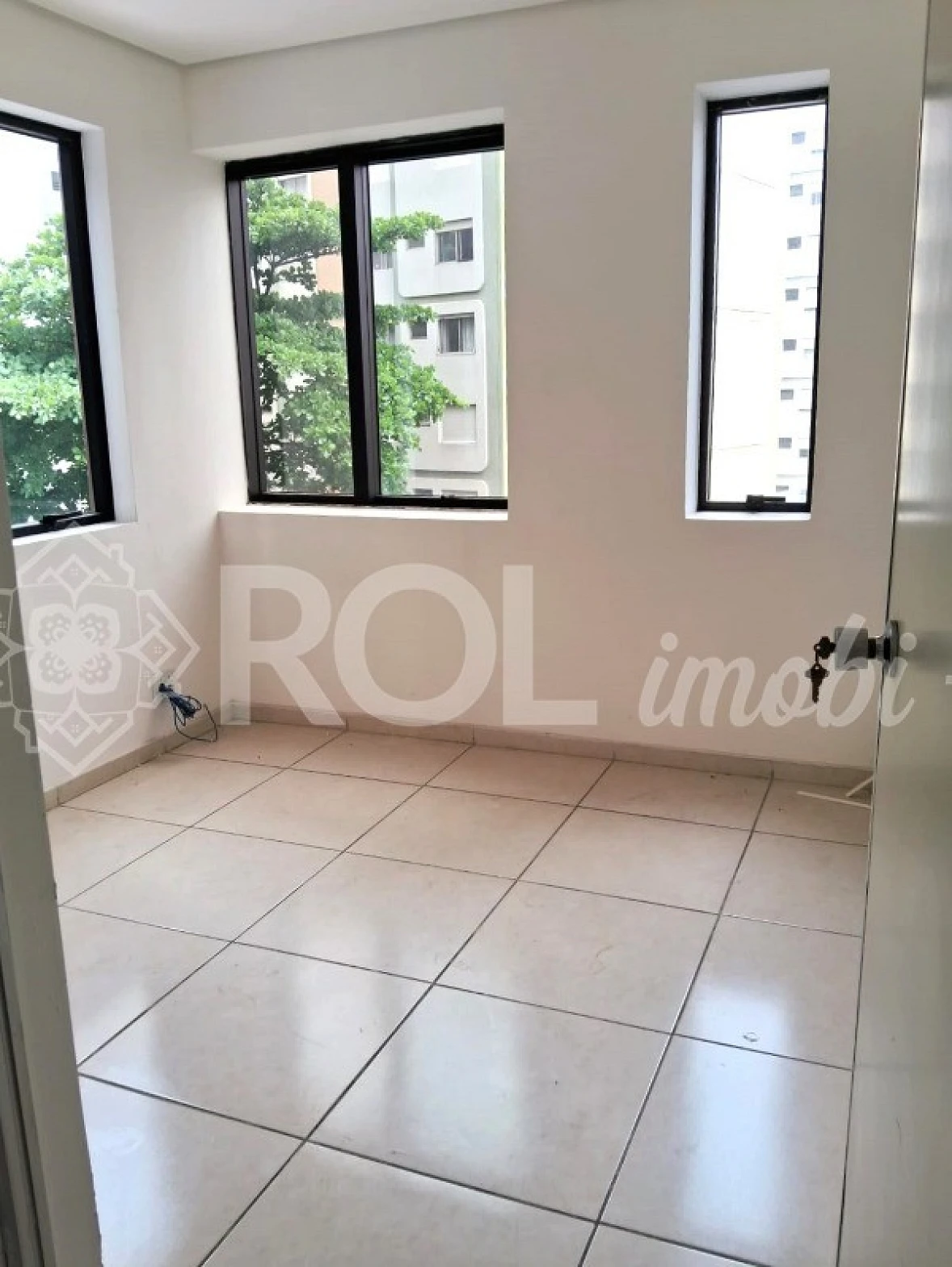 Conjnto Comercial 35 m² - 1 Sala em Vão Livre  - 1 Vaga - Próximo ao Metrô Linha Vermelha - Foto 7