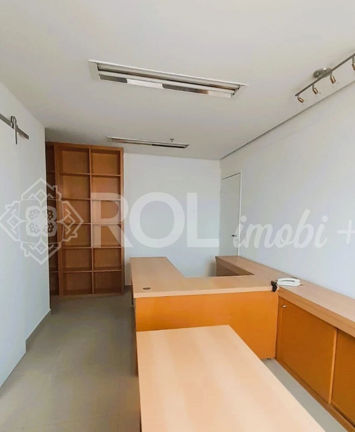 Conjunto Comercial Mobiliado - 54 m² - 4 Salas - 2 Banherios - 2 Vagas - Foto 11